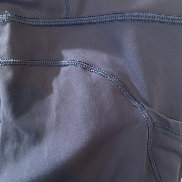 Authentic Lululemon leggings Align high-rise, pant 25” size 4 - Picture 7 of 8